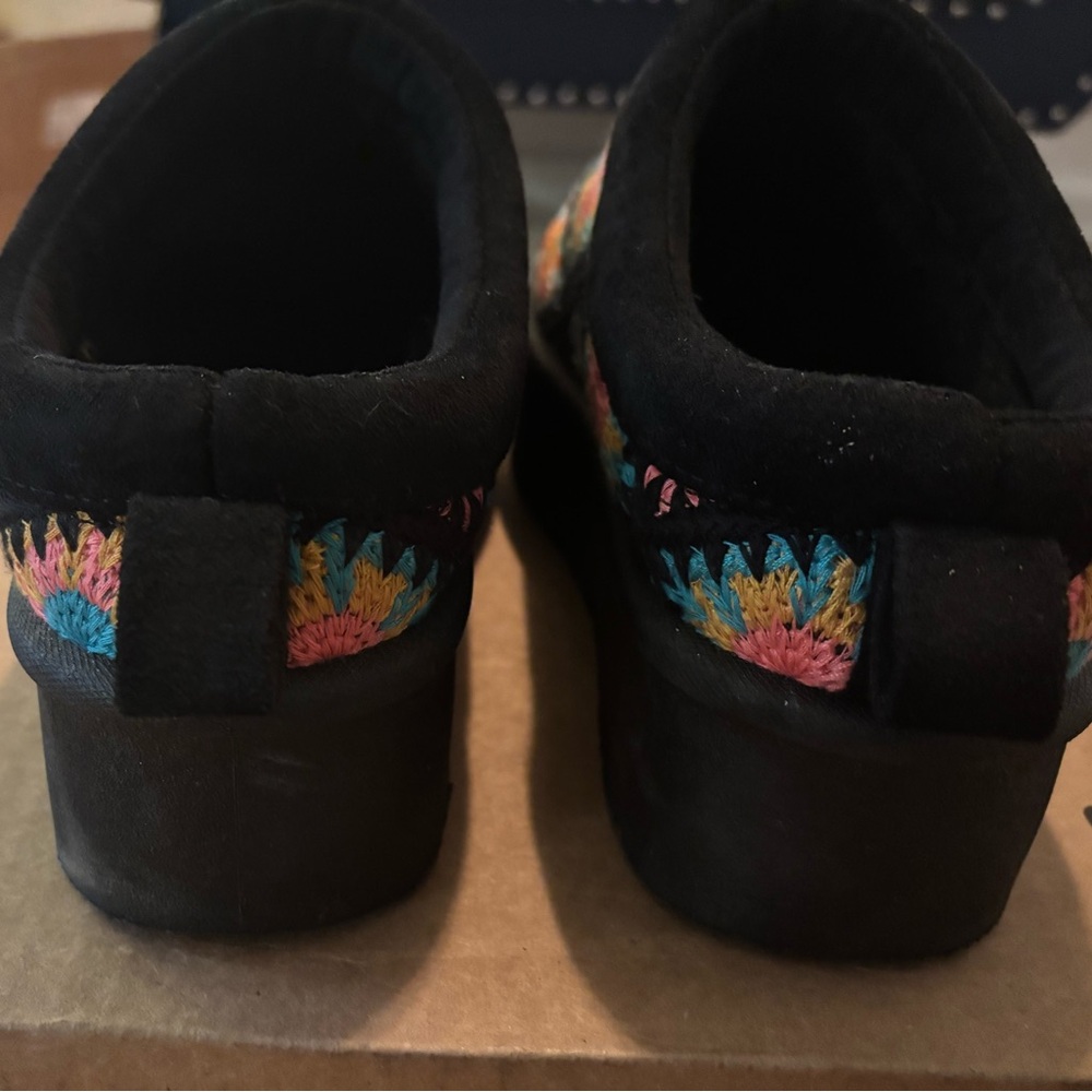 BAMBOO Colorful Embroidered Mules - Picture 3 of 5